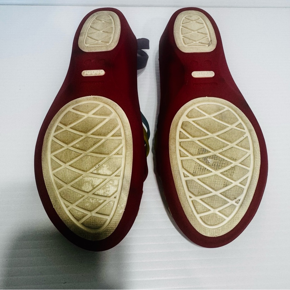 Crocs Rainbow Huaraches Wedge Sandals Size 8 - Picture 12 of 13